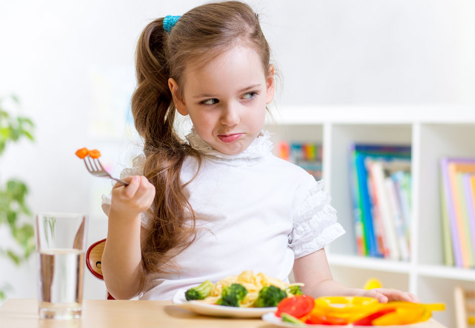 L’inappetenza nei bambini: trucchi e consigli su come far mangiare i figli