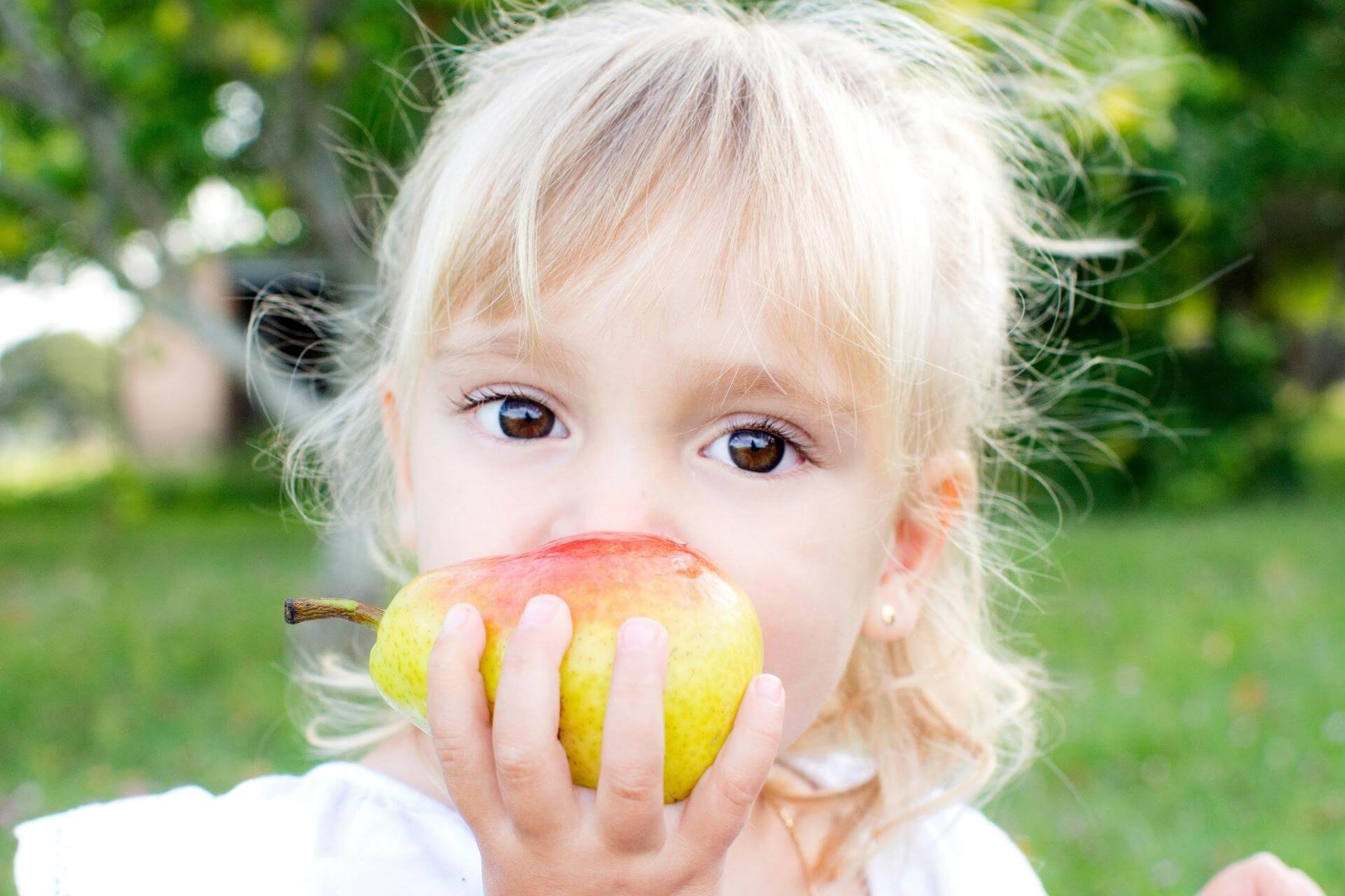 merenda con la pera per bambini